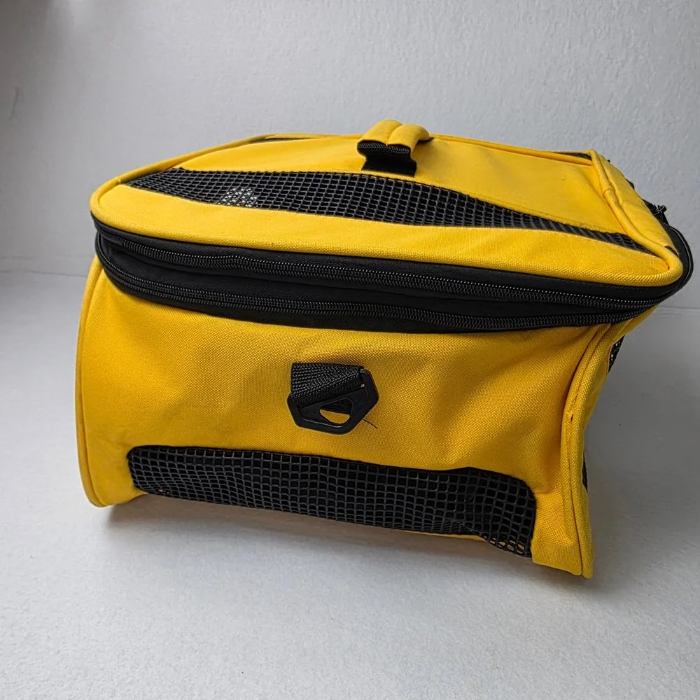 Traveler's Choice Southwest Airlines Yellow Mesh Pet Carrier Small Dog Cat Bag
